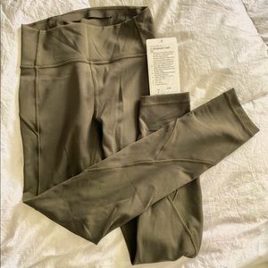 LULULEMON NEW size 4, olive, in movement pant